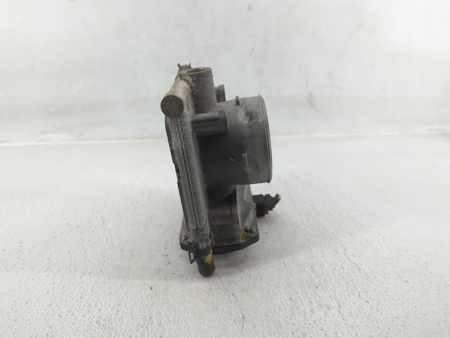 2006-2013 Mazda 3 Throttle Body P/N:L3R4 13 640 Fits Fits 2006 2007 2008 2009 2010 2011 2012 2013 OEM Used Auto Parts - Oemu