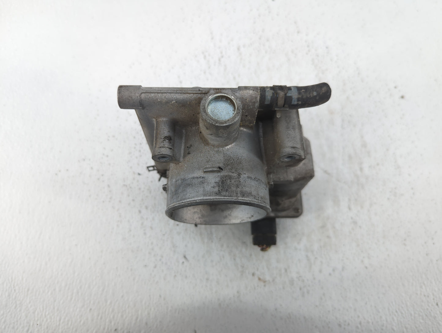 2006-2013 Mazda 3 Throttle Body P/N:L3R4 13 640 Fits Fits 2006 2007 2008 2009 2010 2011 2012 2013 OEM Used Auto Parts - Oemu