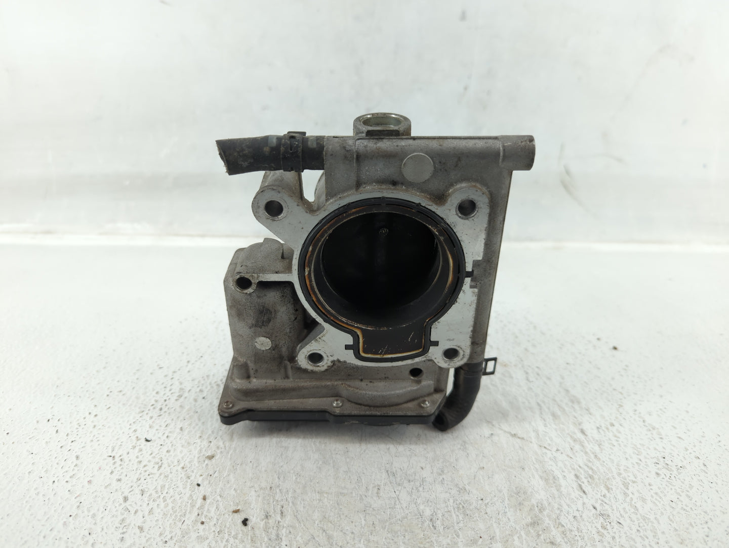 2006-2013 Mazda 3 Throttle Body P/N:L3R4 13 640 Fits Fits 2006 2007 2008 2009 2010 2011 2012 2013 OEM Used Auto Parts - Oemu