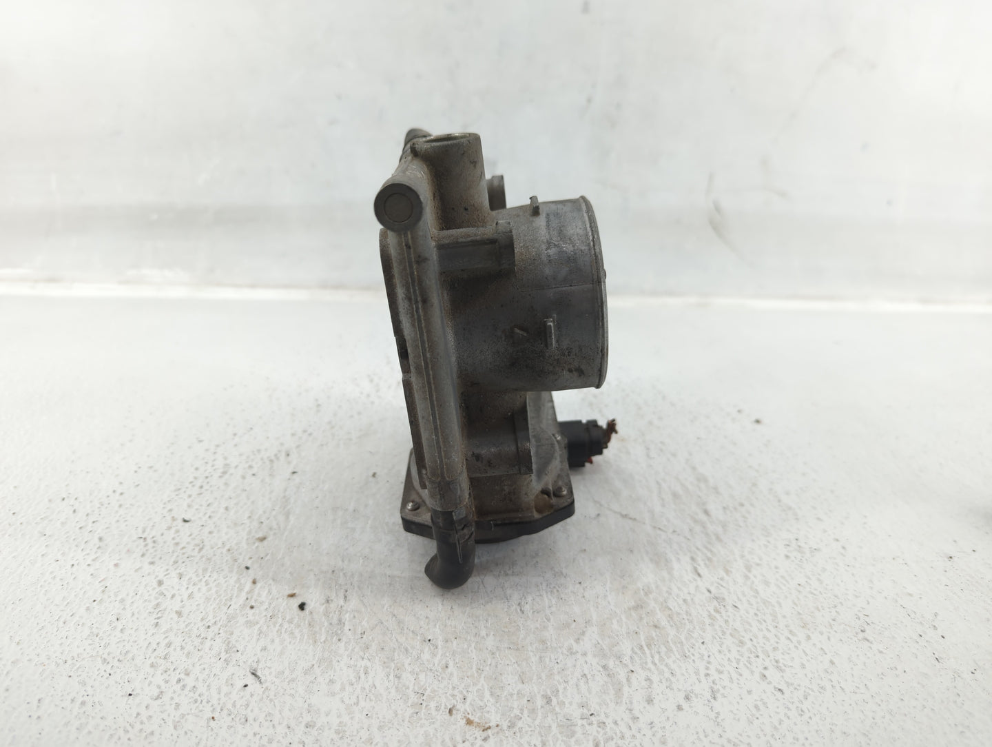 2006-2013 Mazda 3 Throttle Body P/N:L3R4 13 640 Fits Fits 2006 2007 2008 2009 2010 2011 2012 2013 OEM Used Auto Parts - Oemu
