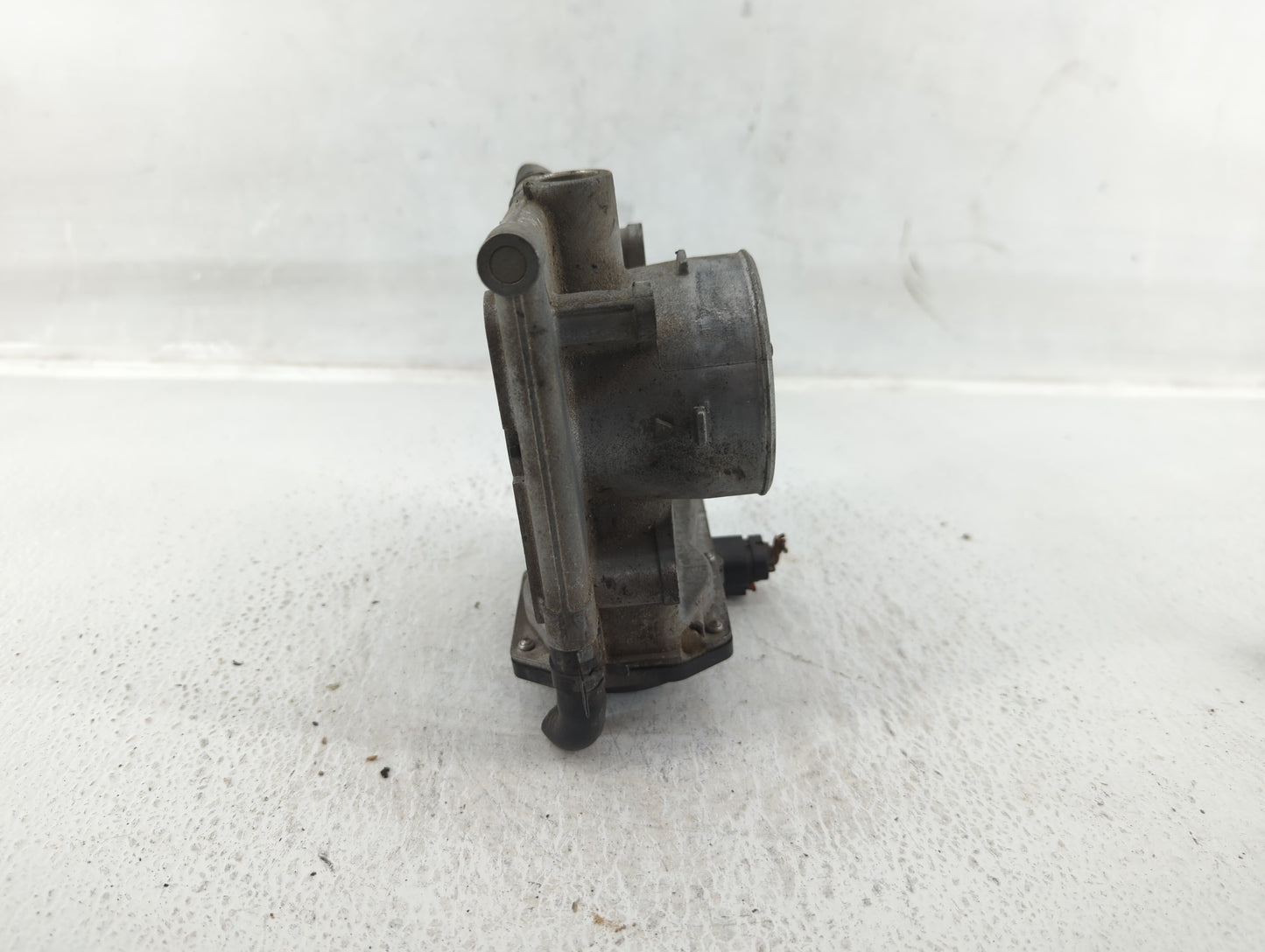 2006-2013 Mazda 3 Throttle Body P/N:L3R4 13 640 Fits Fits 2006 2007 2008 2009 2010 2011 2012 2013 OEM Used Auto Parts - Oemu