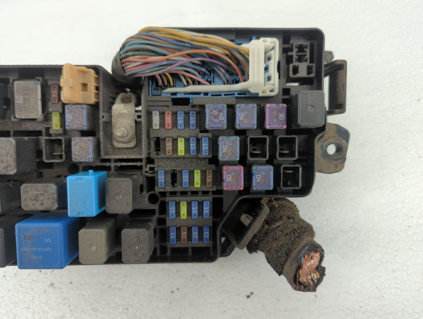 2011-2012 Mazda 3 Chassis Control Module Ccm Bcm Body Control - Oemusedautoparts1.com