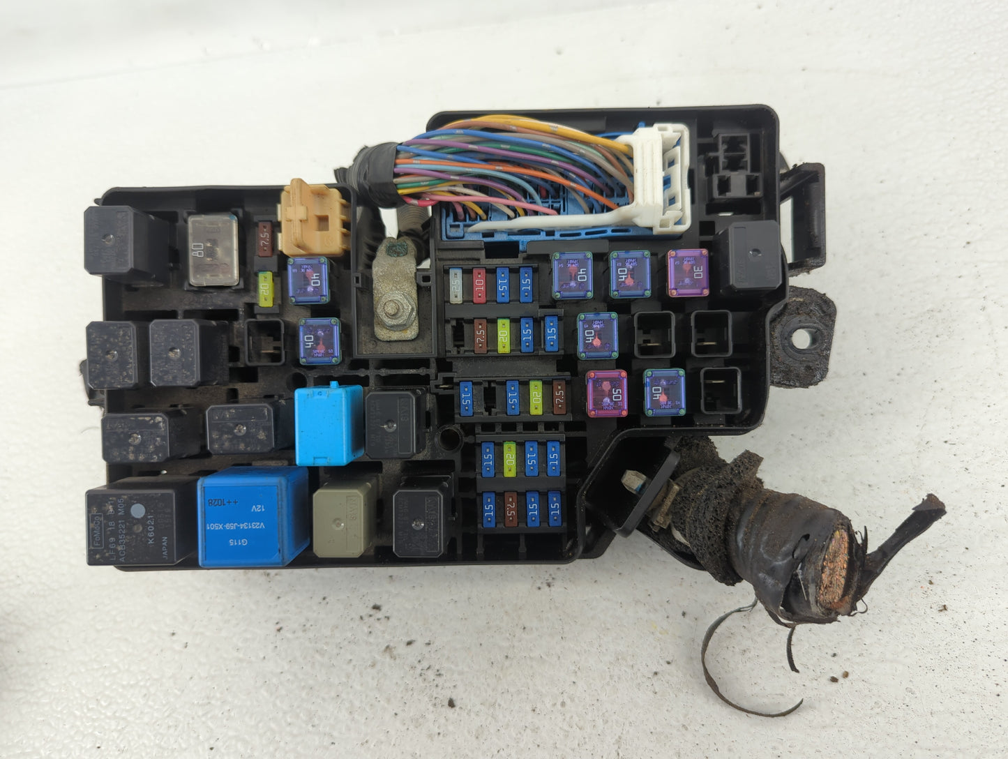 2011-2012 Mazda 3 Chassis Control Module Ccm Bcm Body Control - Oemusedautoparts1.com
