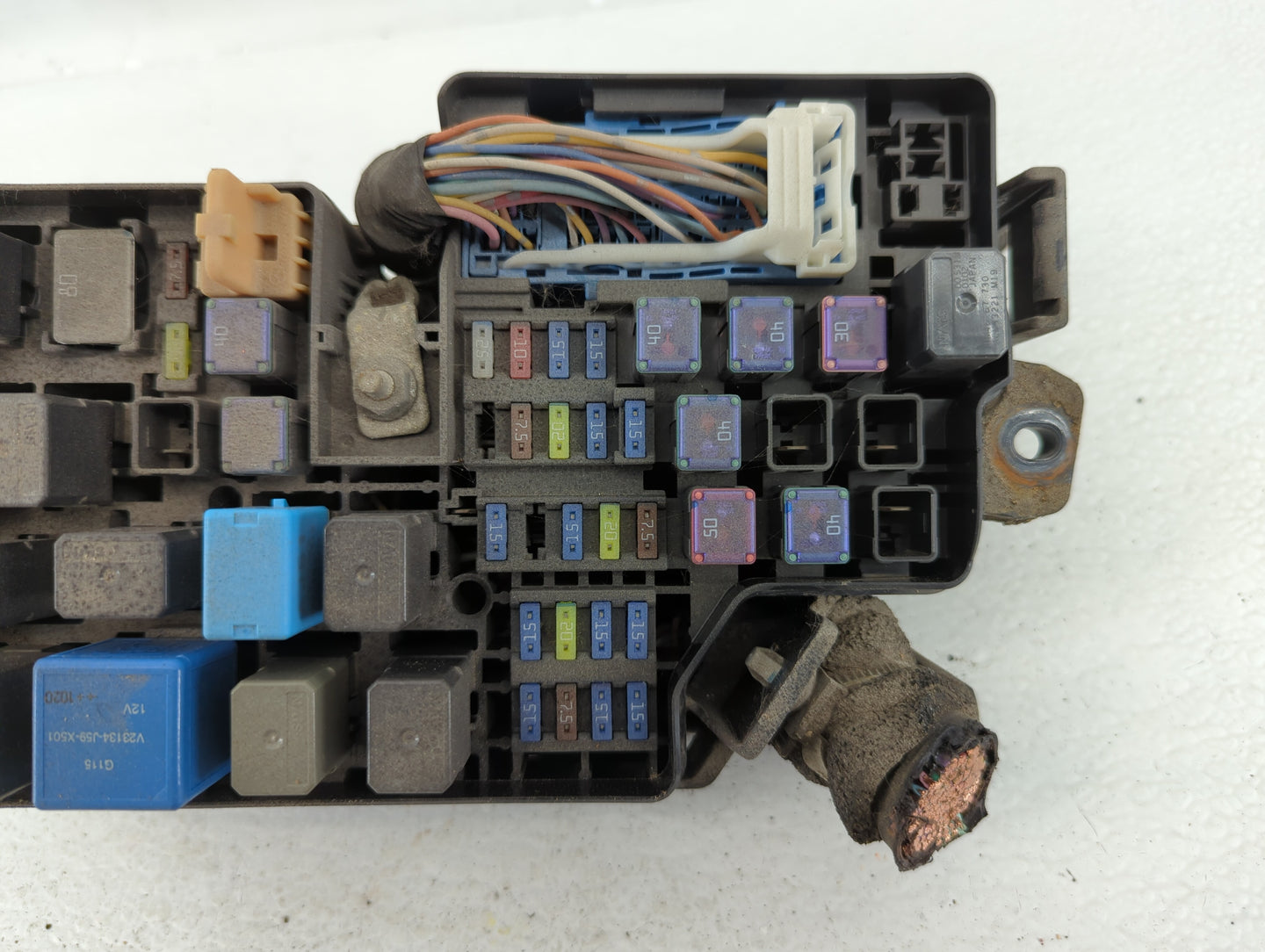 2011-2012 Mazda 3 Chassis Control Module Ccm Bcm Body Control - Oemusedautoparts1.com