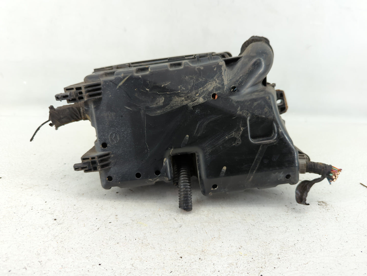 2011-2012 Mazda 3 Chassis Control Module Ccm Bcm Body Control - Oemusedautoparts1.com