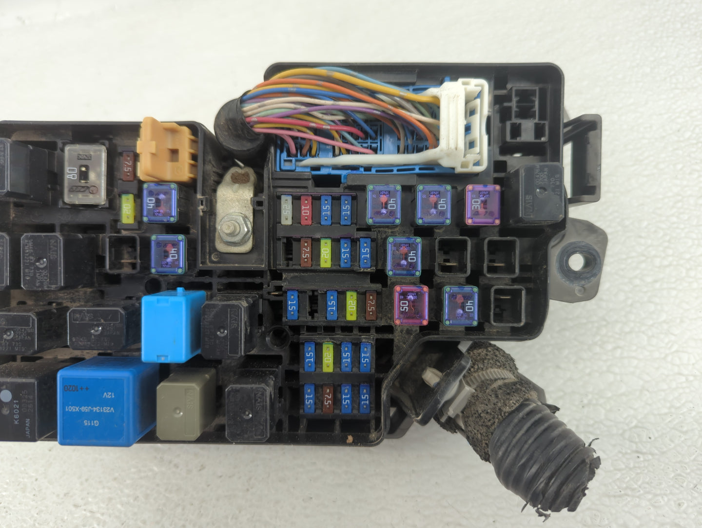 2011-2012 Mazda 3 Chassis Control Module Ccm Bcm Body Control Bbm6-66761 - Oemusedautoparts1.com
