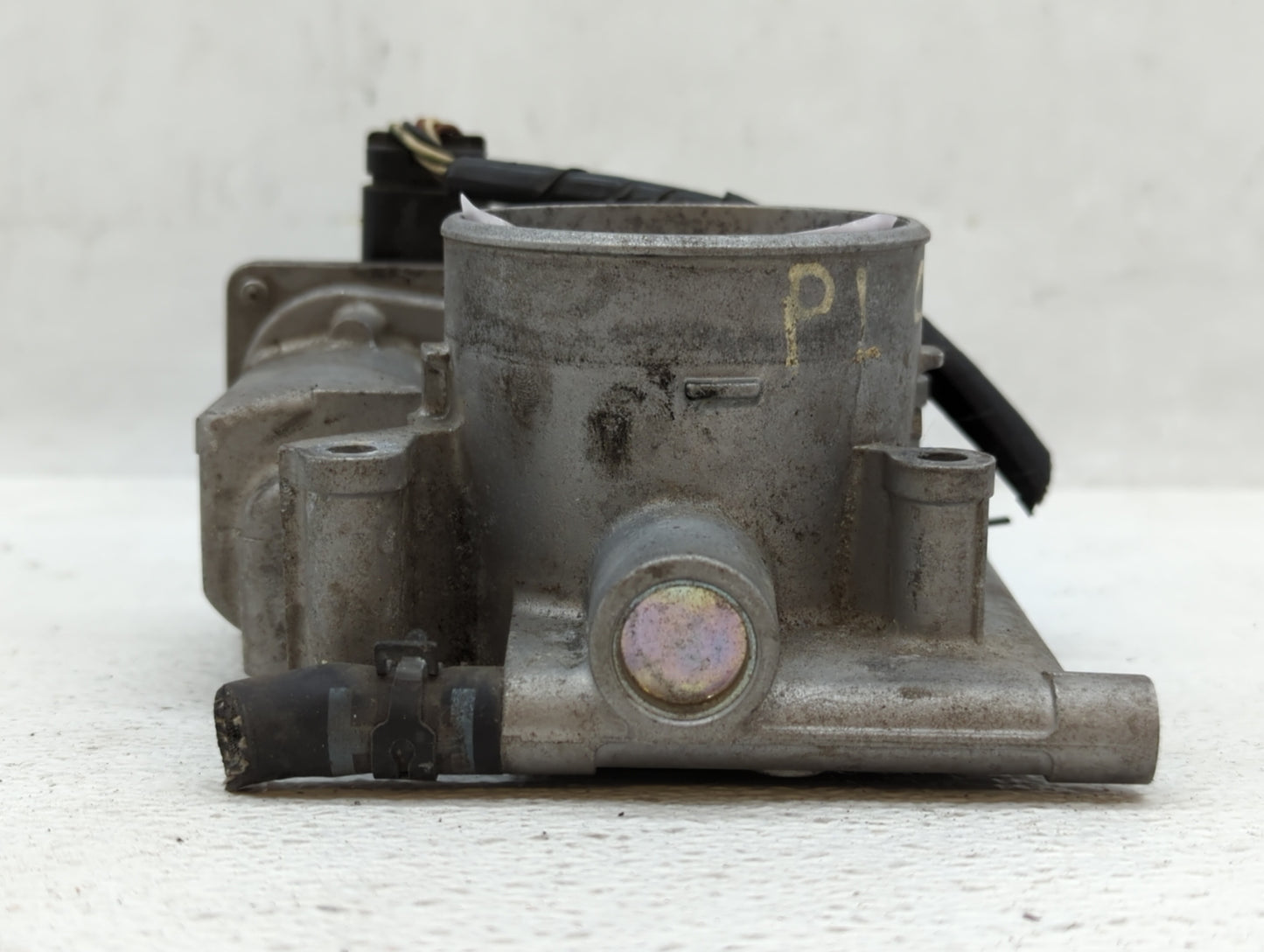 2006-2013 Mazda 3 Throttle Body P/N:6M8G-A Fits Fits 2006 2007 2008 2009 2010 2011 2012 2013 OEM Used Auto Parts - Oemusedau