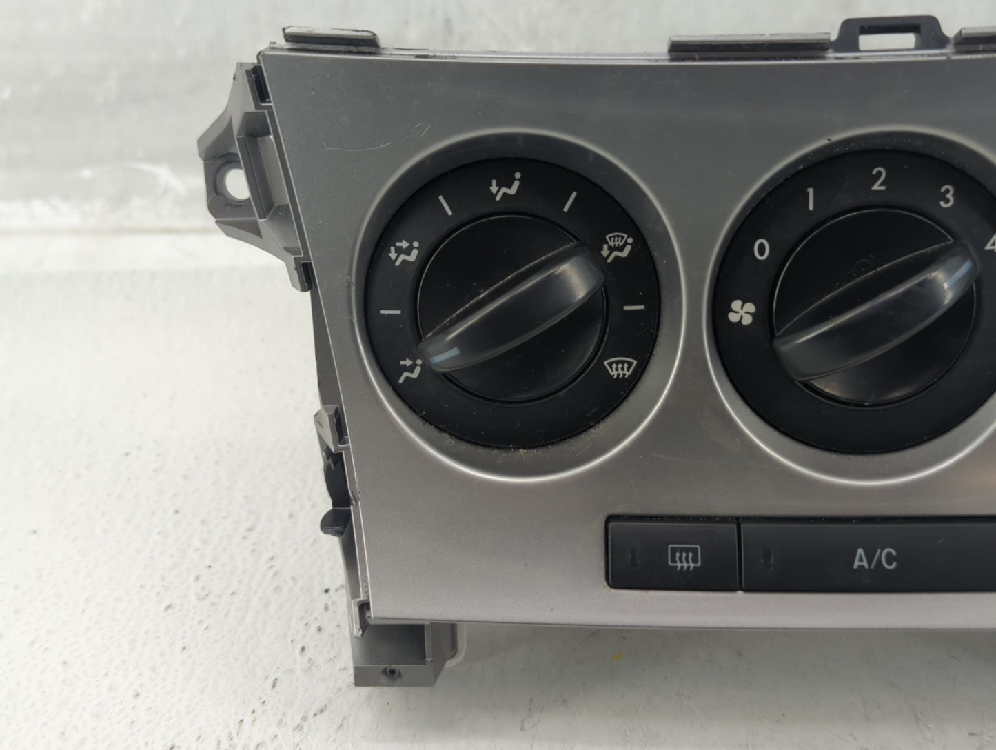 2010-2011 Mazda 3 Climate Control Module Temperature AC/Heater Replacement P/N:BBM4 0G30 Fits Fits 2010 2011 OEM Used Auto P