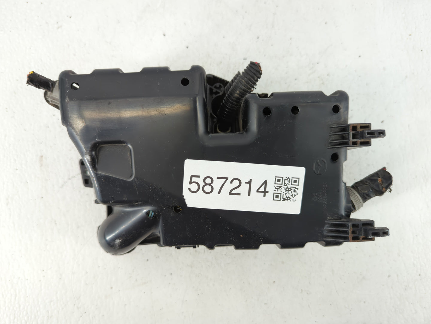 2011 Mazda 3 Fusebox Fuse Box Panel Relay Module P/N:BBM6-66761 Fits OEM Used Auto Parts - Oemusedautoparts1.com