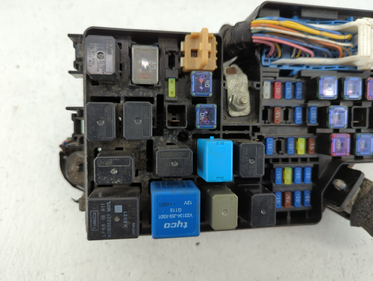 2010-2011 Mazda 3 Fusebox Fuse Box Panel Relay Module P/N:BBM6-66761 Fits Fits 2010 2011 OEM Used Auto Parts - Oemusedautopa