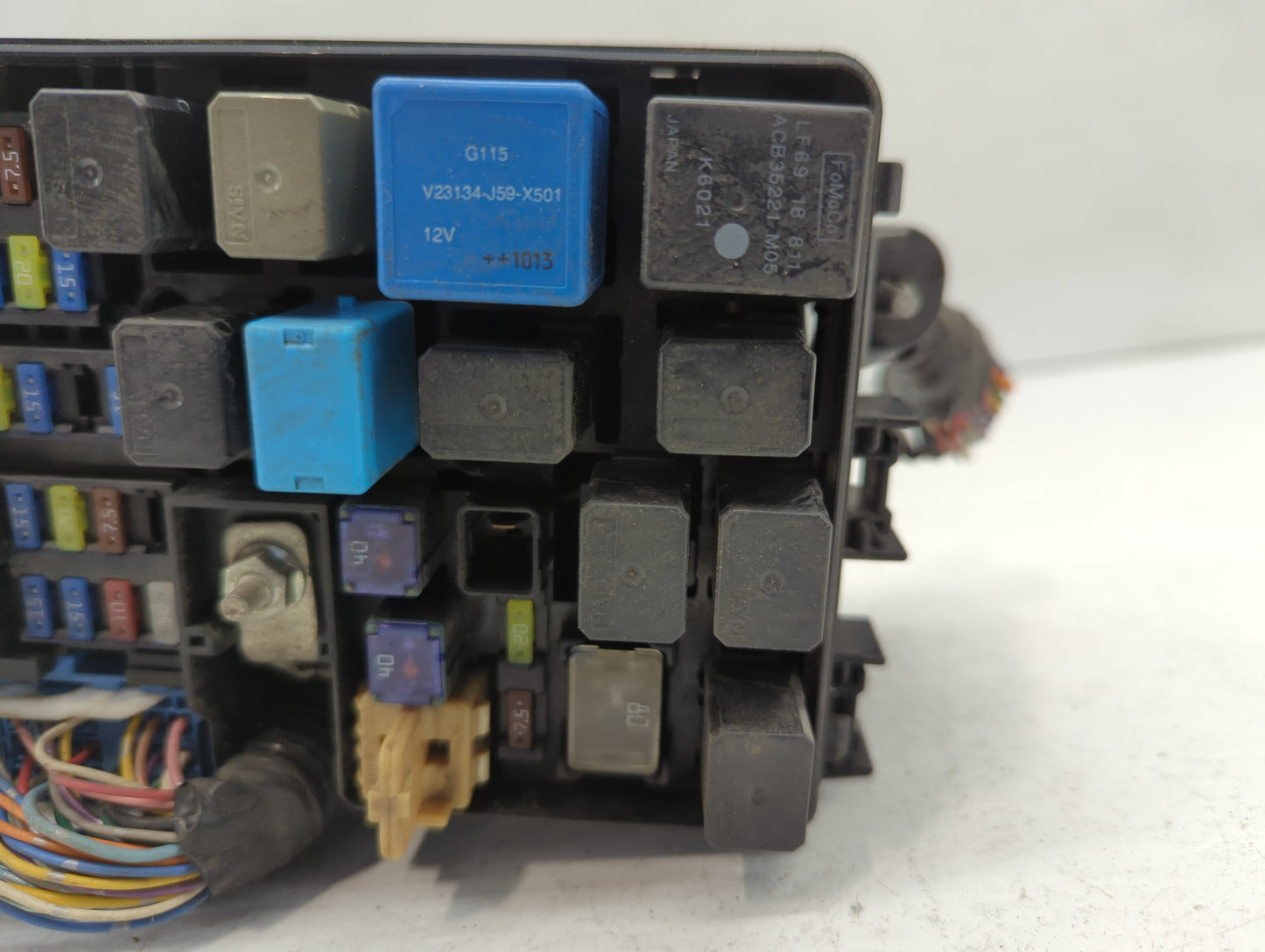 2011-2012 Mazda 3 Chassis Control Module Ccm Bcm Body Control Bbm6-66761 - Oemusedautoparts1.com