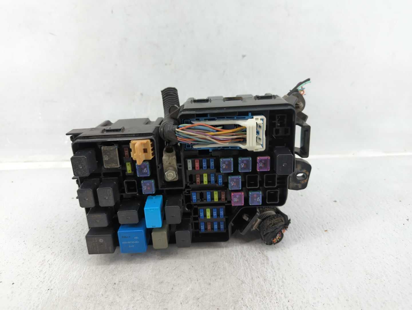 2011 Mazda 3 Fusebox Fuse Box Panel Relay Module P/N:BBM6-66761 Fits OEM Used Auto Parts - Oemusedautoparts1.com