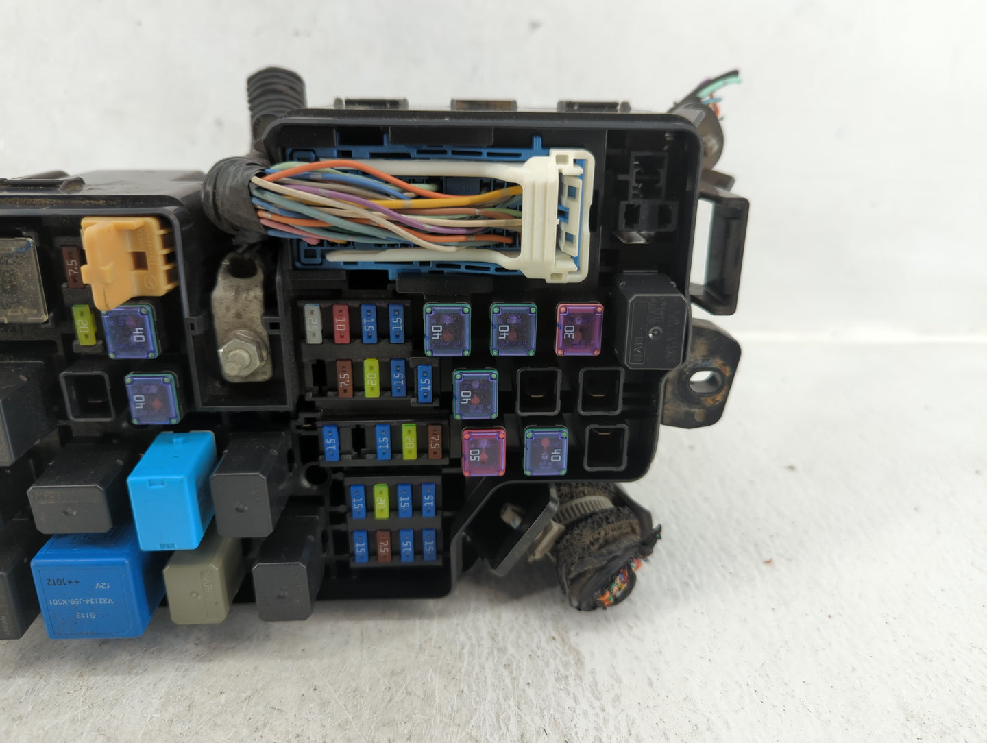 2011 Mazda 3 Fusebox Fuse Box Panel Relay Module P/N:BBM6-66761 Fits OEM Used Auto Parts - Oemusedautoparts1.com