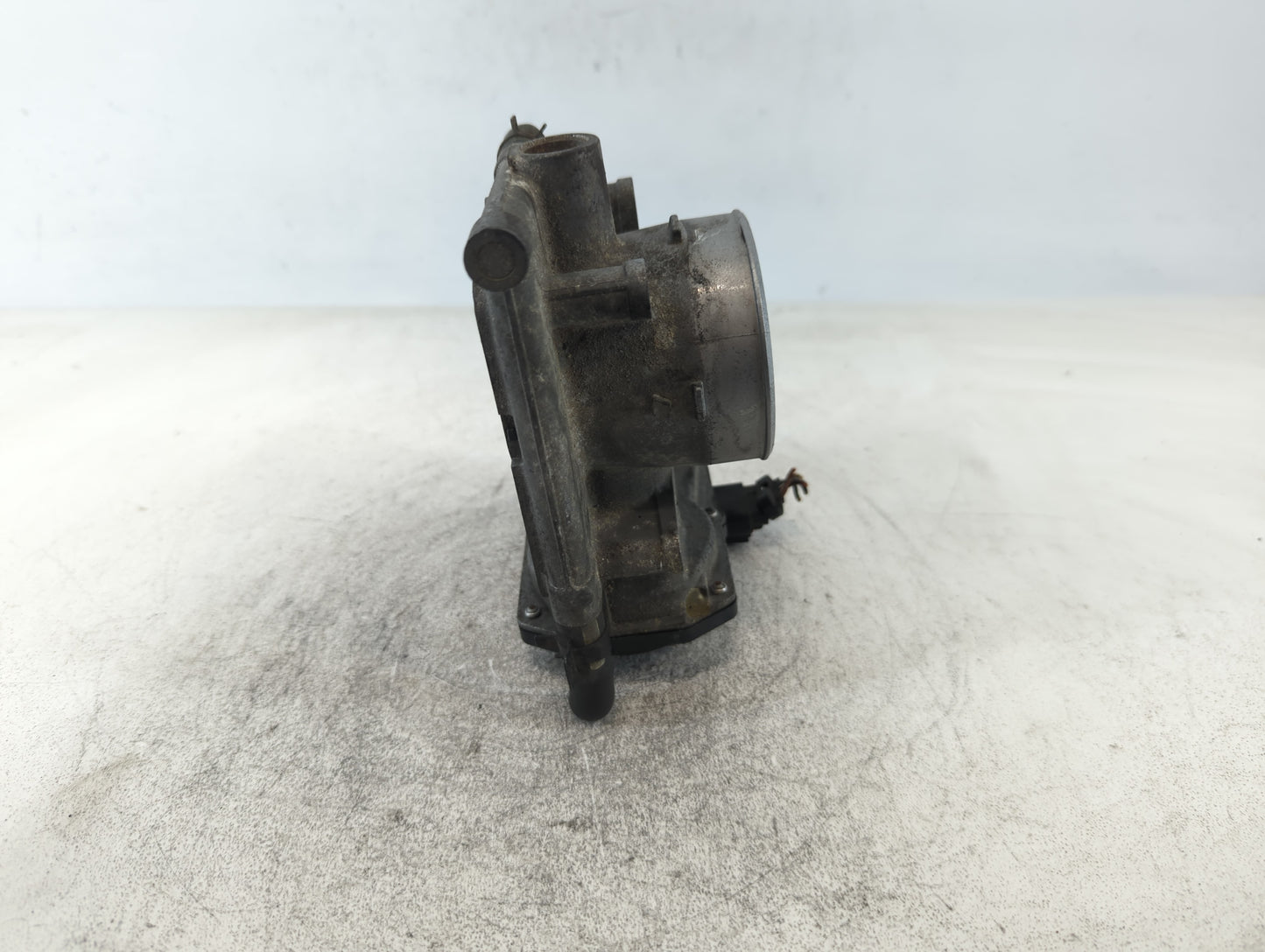 2006-2013 Mazda 3 Throttle Body P/N:L3R4 13 640 Fits Fits 2006 2007 2008 2009 2010 2011 2012 2013 OEM Used Auto Parts - Oemu