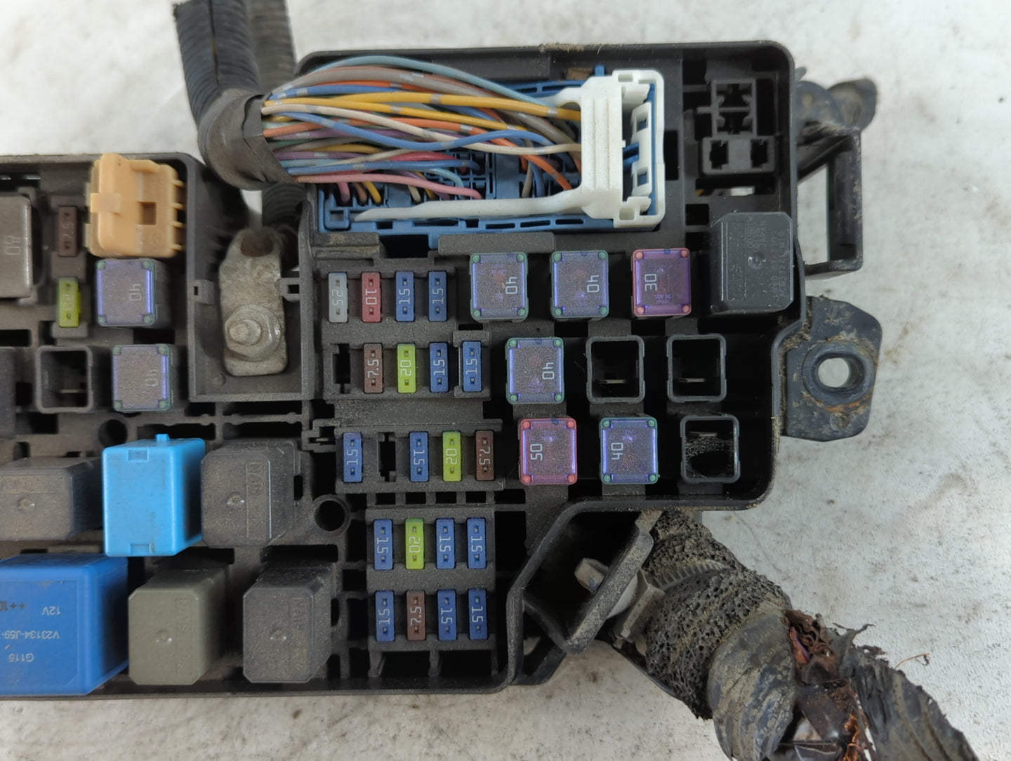 2011 Mazda 3 Fusebox Fuse Box Panel Relay Module P/N:BBM6-66761 Fits OEM Used Auto Parts - Oemusedautoparts1.com