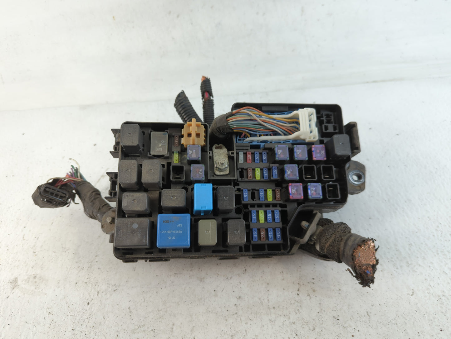 2011 Mazda 3 Fusebox Fuse Box Panel Relay Module P/N:BBM6-66761 Fits OEM Used Auto Parts - Oemusedautoparts1.com