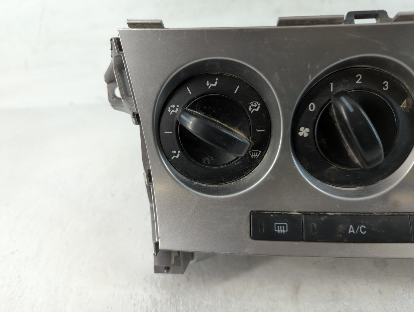 2010-2011 Mazda 3 Climate Control Module Temperature AC/Heater Replacement Fits Fits 2010 2011 OEM Used Auto Parts - Oemused