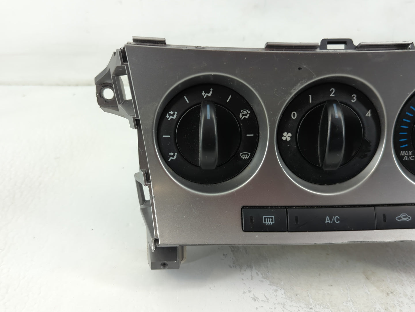 2010-2011 Mazda 3 Climate Control Module Temperature AC/Heater Replacement P/N:BBM41B26 Fits Fits 2010 2011 OEM Used Auto Pa