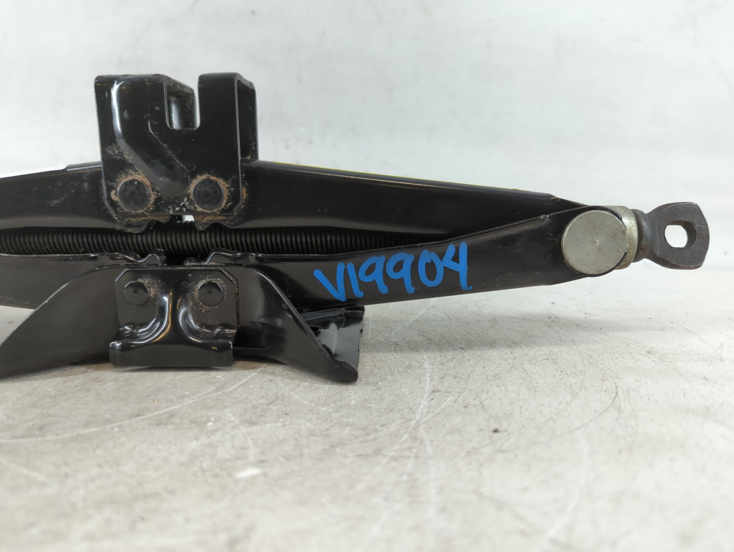 2011 Mazda 3 Spare Scissor Car Jack 774444 - Oemusedautoparts1.com