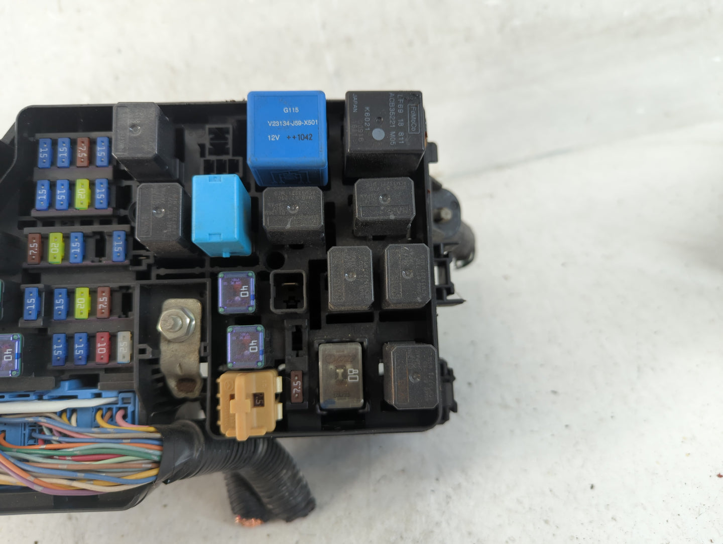 2011 Mazda 3 Fusebox Fuse Box Panel Relay Module P/N:BBM6-66761 Fits OEM Used Auto Parts - Oemusedautoparts1.com