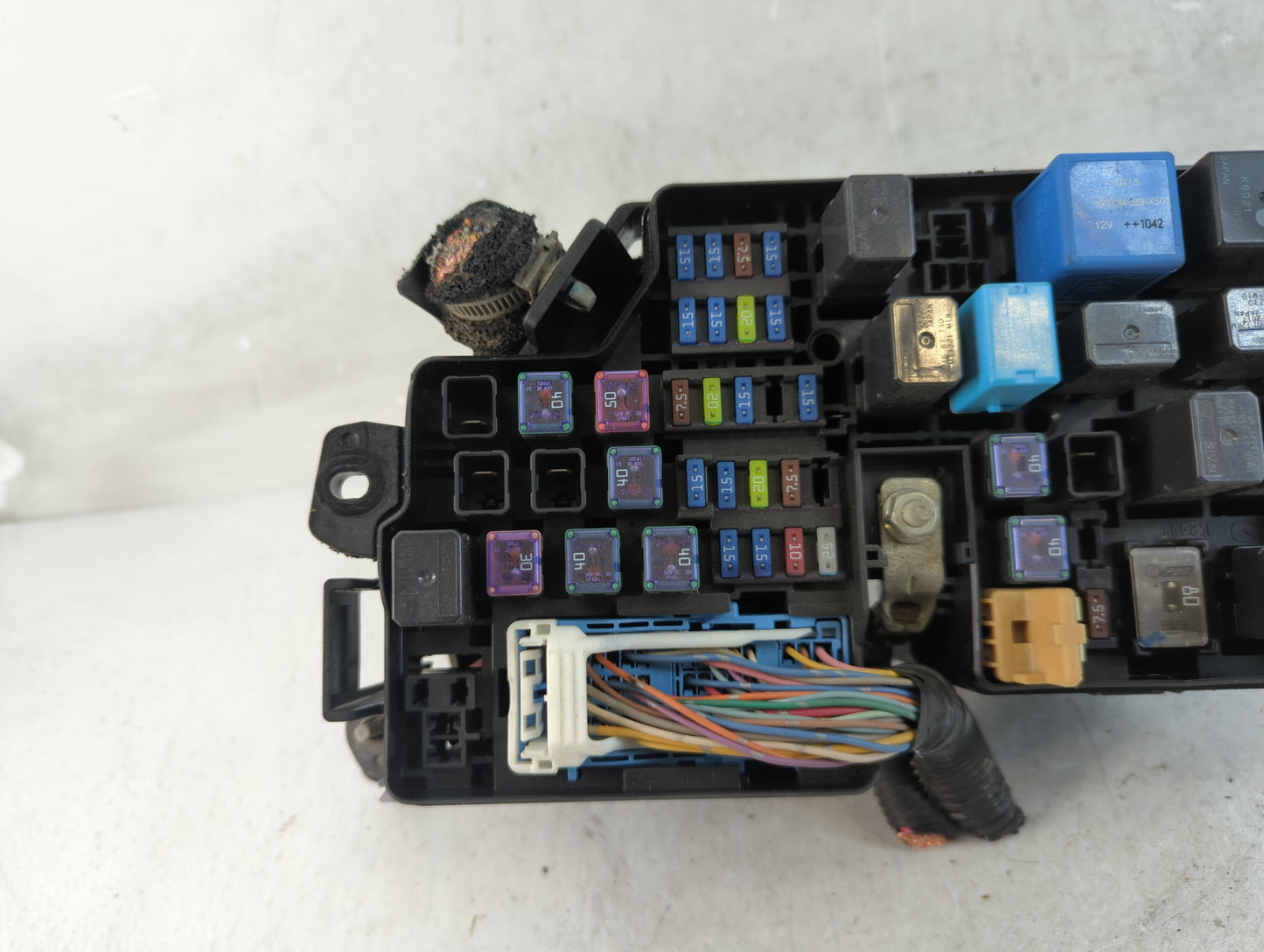 2011 Mazda 3 Fusebox Fuse Box Panel Relay Module P/N:BBM6-66761 Fits OEM Used Auto Parts - Oemusedautoparts1.com