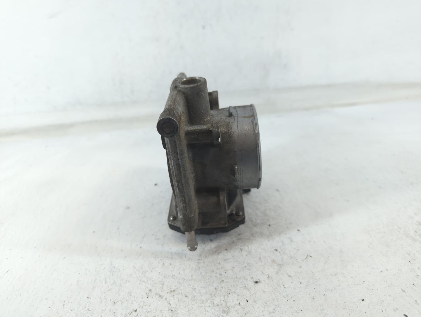 2009-2013 Mazda 6 Throttle Body P/N:9B4G-9F991-A Fits Fits 2009 2010 2011 2012 2013 2014 2015 2016 2017 OEM Used Auto Parts 