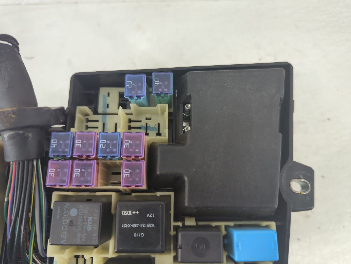 2010-2012 Mazda Cx-7 Fusebox Fuse Box Panel Relay Module P/N:EG21-66767 Fits Fits 2010 2011 2012 OEM Used Auto Parts - Oemus
