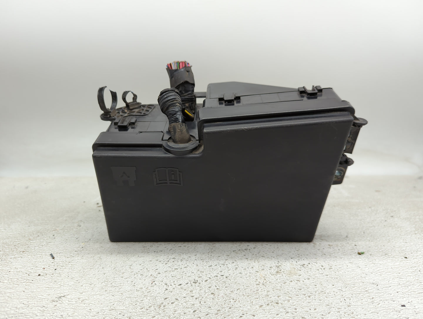 2010-2012 Mazda Cx-7 Fusebox Fuse Box Panel Relay Module P/N:EH44-66761B Fits Fits 2010 2011 2012 OEM Used Auto Parts - Oemu