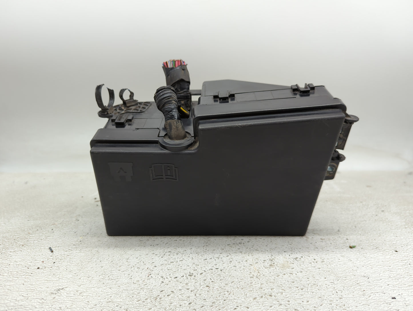 2010-2012 Mazda Cx-7 Fusebox Fuse Box Panel Relay Module P/N:EH44-66761B Fits Fits 2010 2011 2012 OEM Used Auto Parts - Oemu