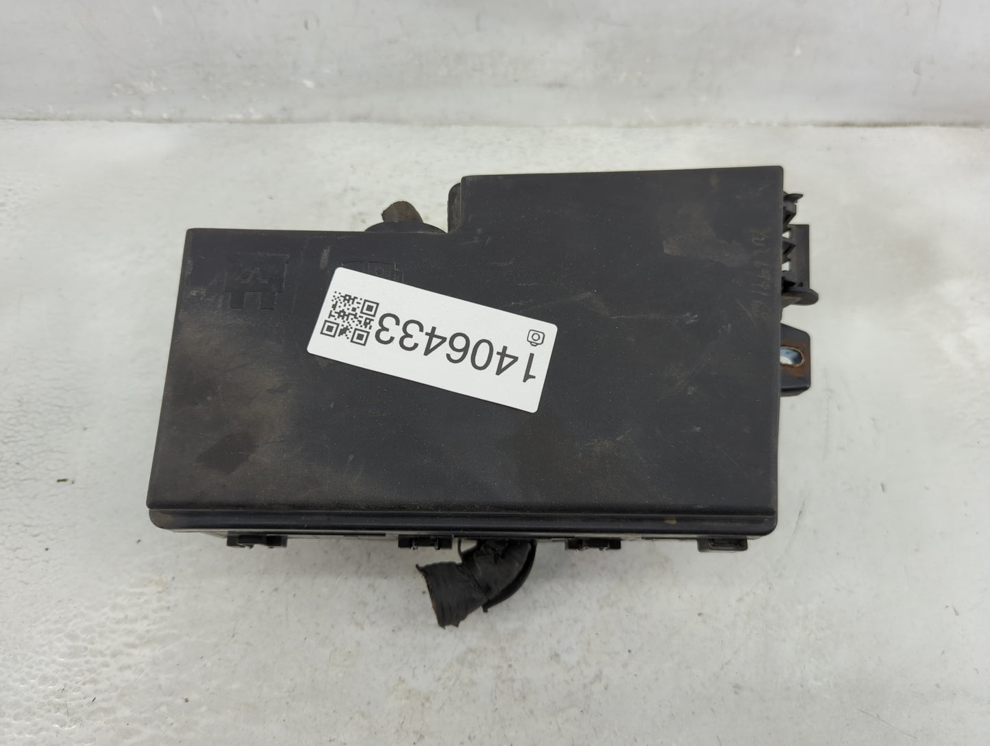 2010-2012 Mazda Cx-7 Fusebox Fuse Box Panel Relay Module P/N:EG21-66767 EH44-66761B Fits Fits 2010 2011 2012 OEM Used Auto P
