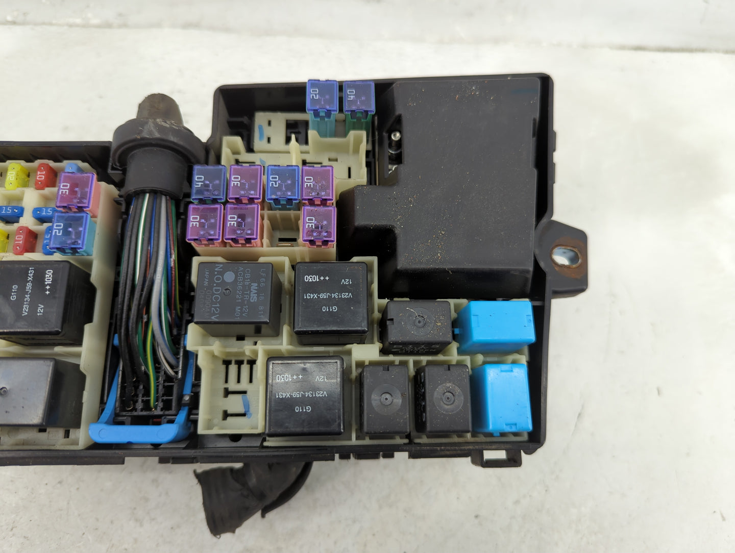 2010-2012 Mazda Cx-7 Fusebox Fuse Box Panel Relay Module P/N:EG21-66767 EH44-66761B Fits Fits 2010 2011 2012 OEM Used Auto P