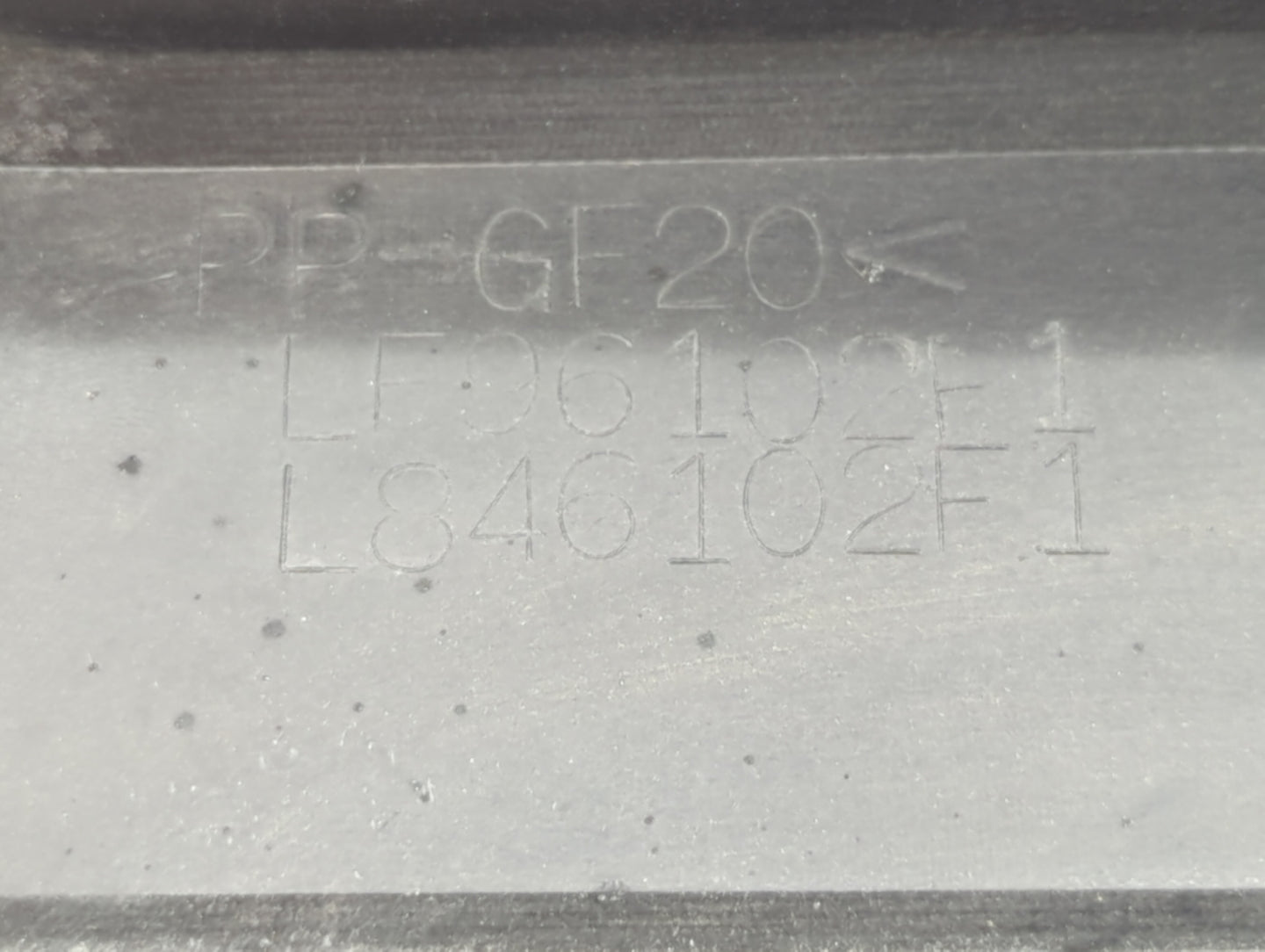 2011 Mazda Cx-7 Engine Cover - Oemusedautoparts1.com