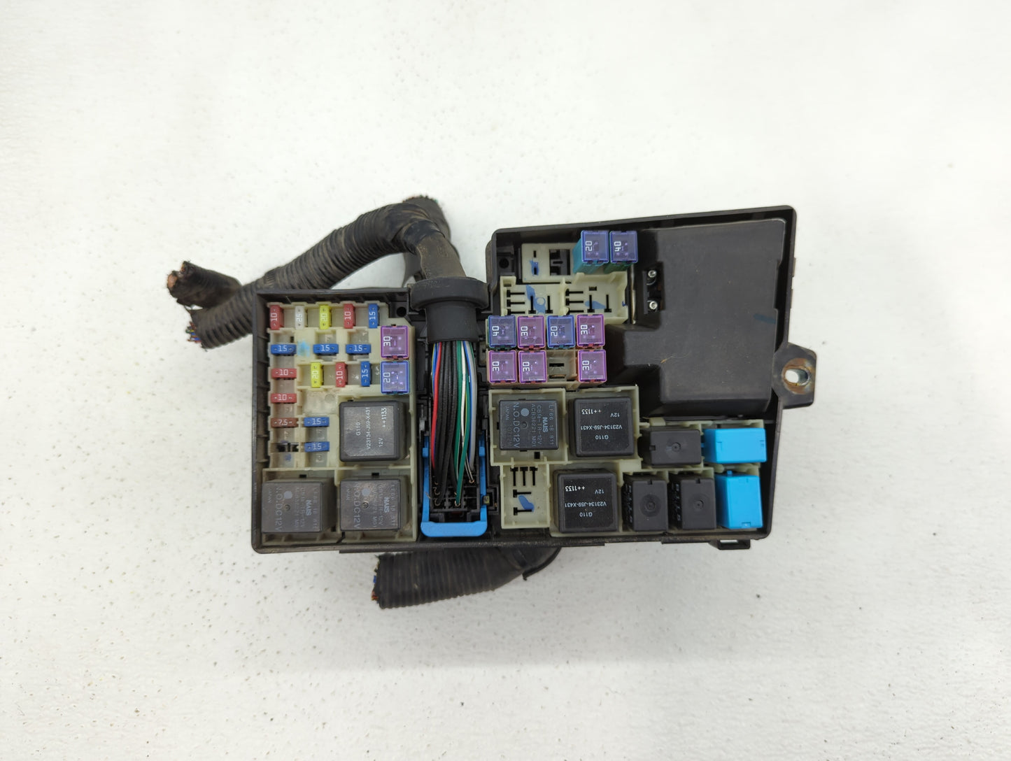 2010-2012 Mazda Cx-7 Fusebox Fuse Box Panel Relay Module P/N:EG23-66765 EG21-66767 Fits Fits 2010 2011 2012 OEM Used Auto Pa
