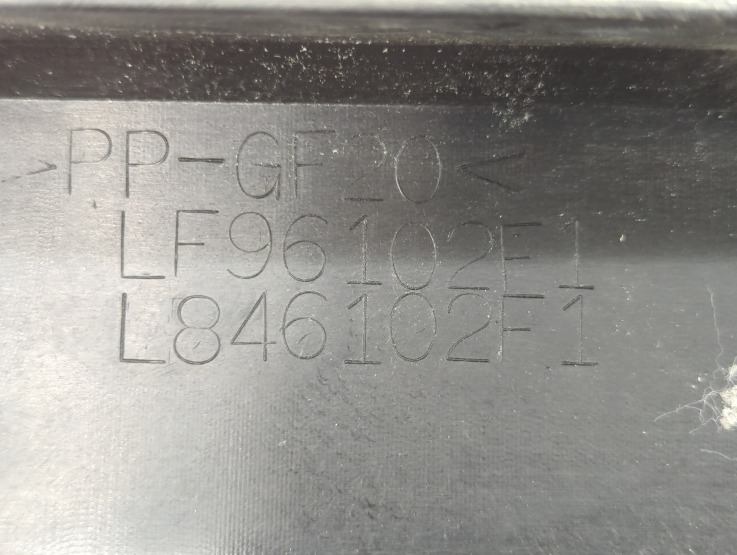 2011 Mazda Cx-7 Engine Cover - Oemusedautoparts1.com