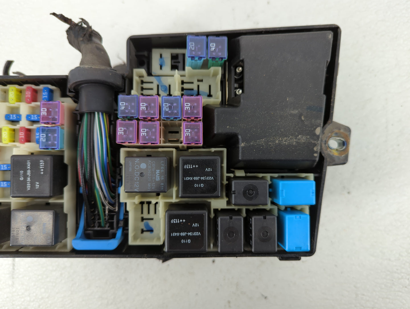 2010-2012 Mazda Cx-7 Fusebox Fuse Box Panel Relay Module P/N:EG23-66765 Fits Fits 2010 2011 2012 OEM Used Auto Parts - Oemus