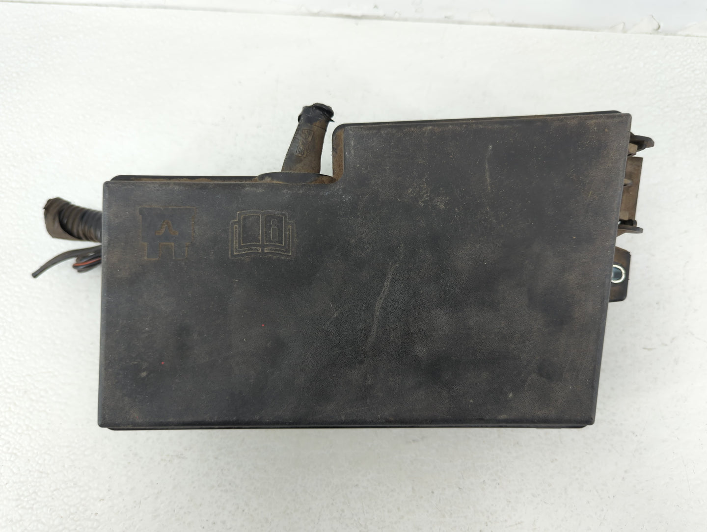 2010-2012 Mazda Cx-7 Fusebox Fuse Box Panel Relay Module P/N:518818109 Fits Fits 2010 2011 2012 OEM Used Auto Parts - Oemuse