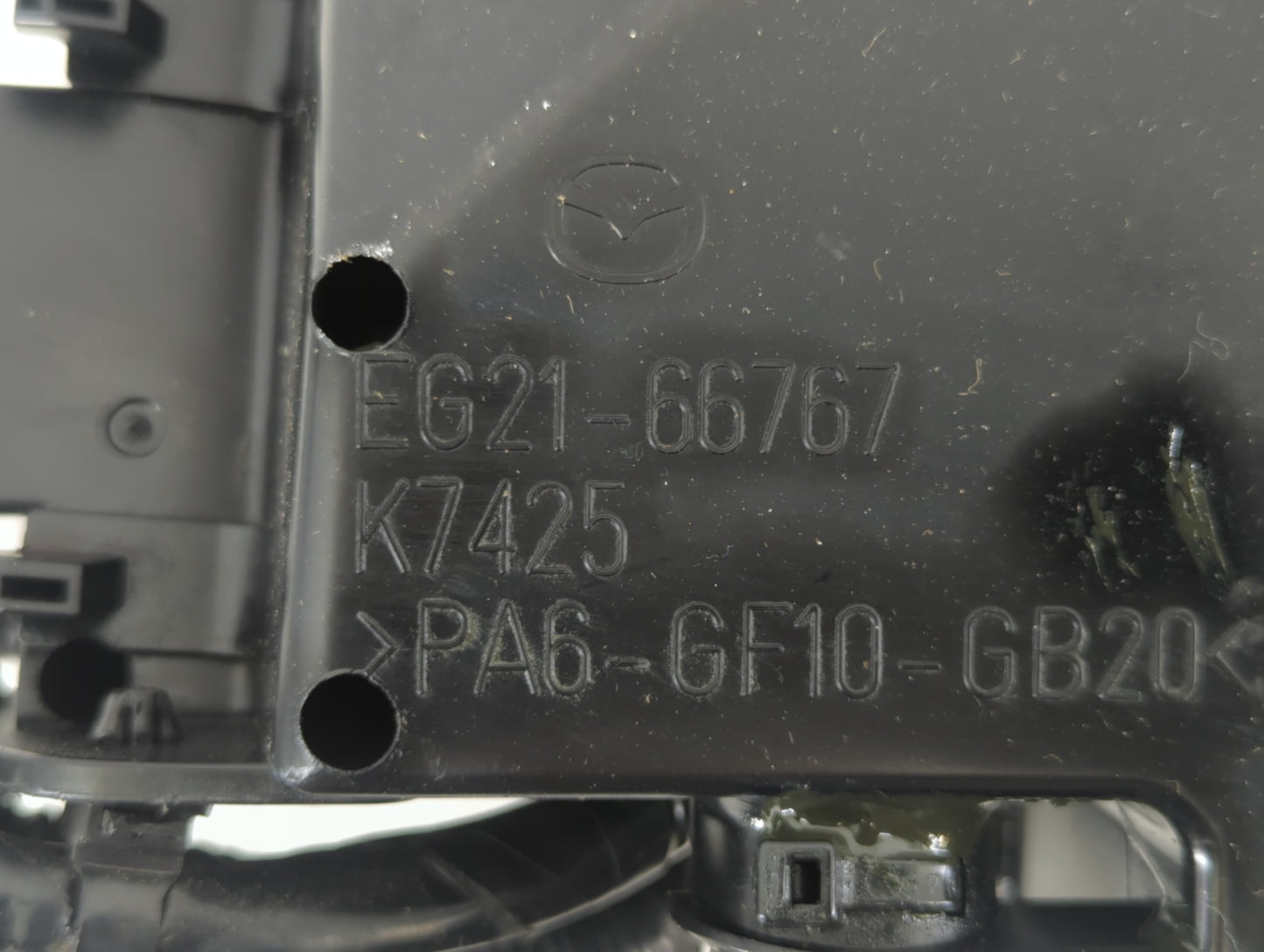 2010-2012 Mazda Cx-7 Fusebox Fuse Box Panel Relay Module P/N:EG21-66767 518818109 Fits Fits 2010 2011 2012 OEM Used Auto Par