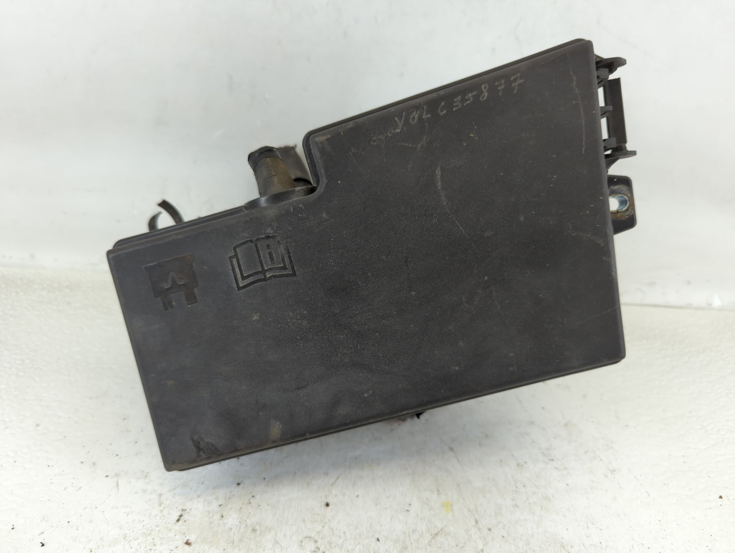 2010-2012 Mazda Cx-7 Fusebox Fuse Box Panel Relay Module P/N:2B0L Y010F EG23-66765 Fits Fits 2010 2011 2012 OEM Used Auto Pa