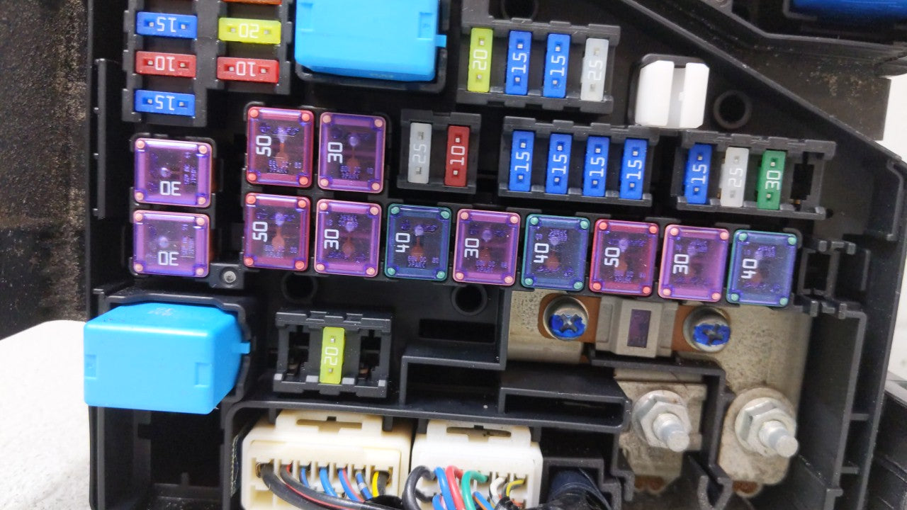 2010-2012 Mazda Cx-9 Fusebox Fuse Box Panel Relay Module P/N:TG20-66760 Fits Fits 2010 2011 2012 OEM Used Auto Parts - Oemus