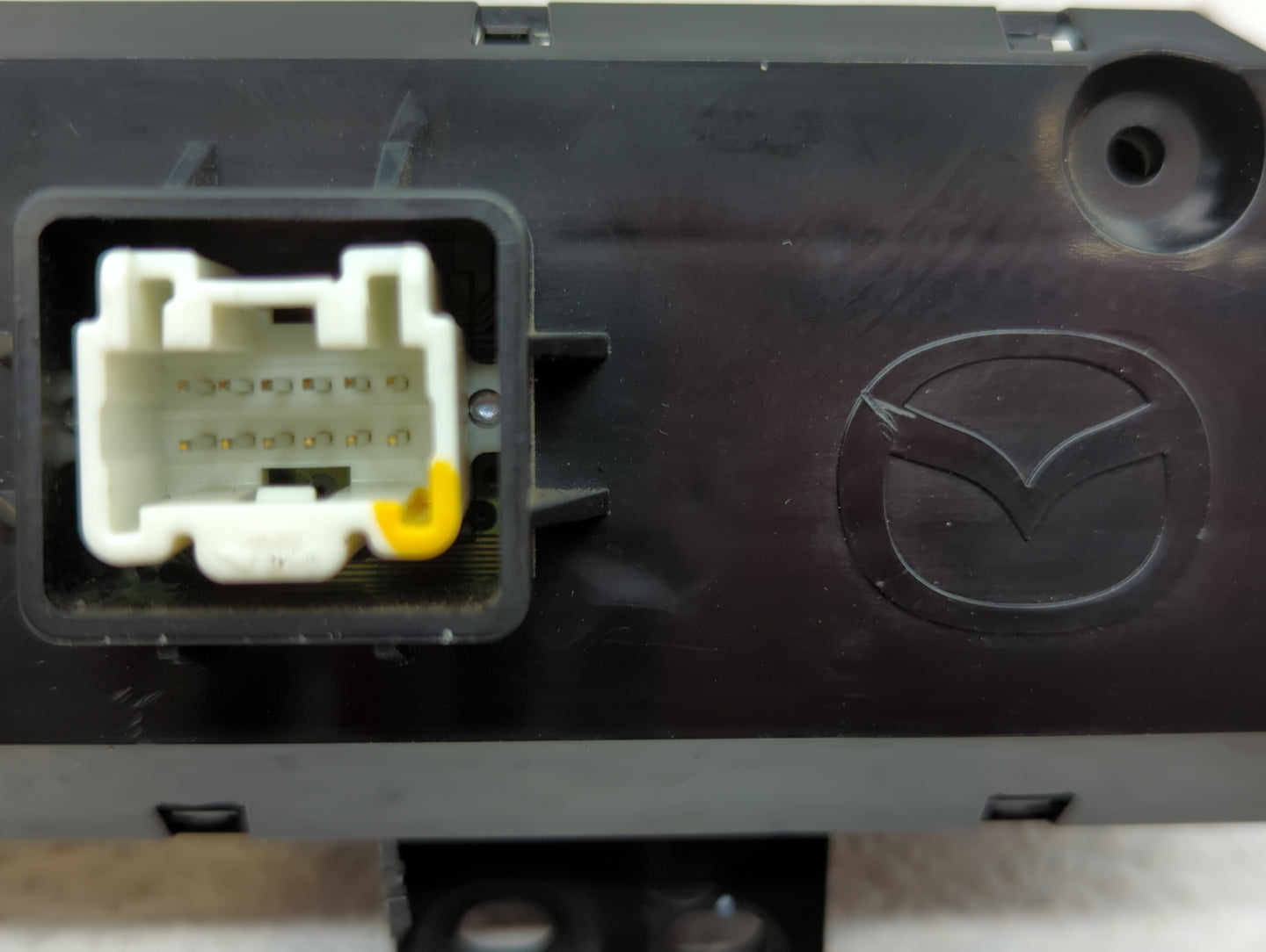 2010-2012 Mazda Cx-9 Radio Control Panel - Oemusedautoparts1.com