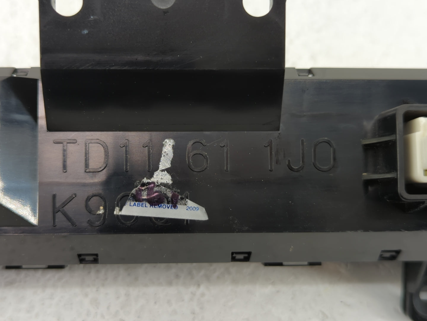2010-2012 Mazda Cx-9 Radio Control Panel - Oemusedautoparts1.com