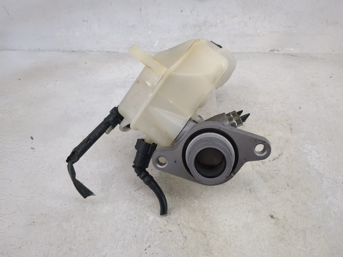 Mazda Mazda3 Brake Master Cylinder 1492456 - Oemusedautoparts1.com