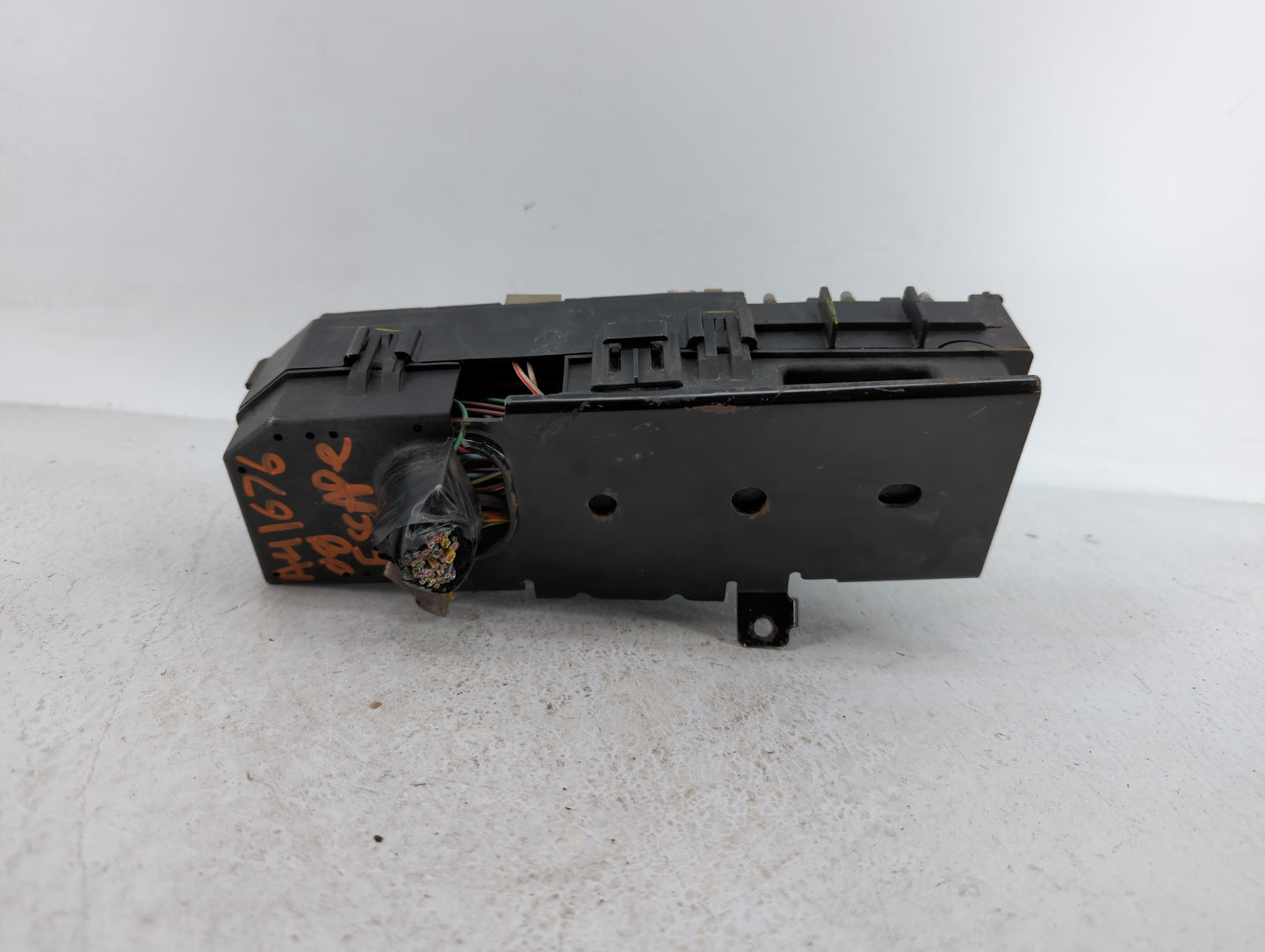 2008-2011 Mazda Tribute Fusebox Fuse Box Panel Relay Module P/N:8L8T-14A003-A Fits Fits 2008 2009 2010 2011 OEM Used Auto Pa
