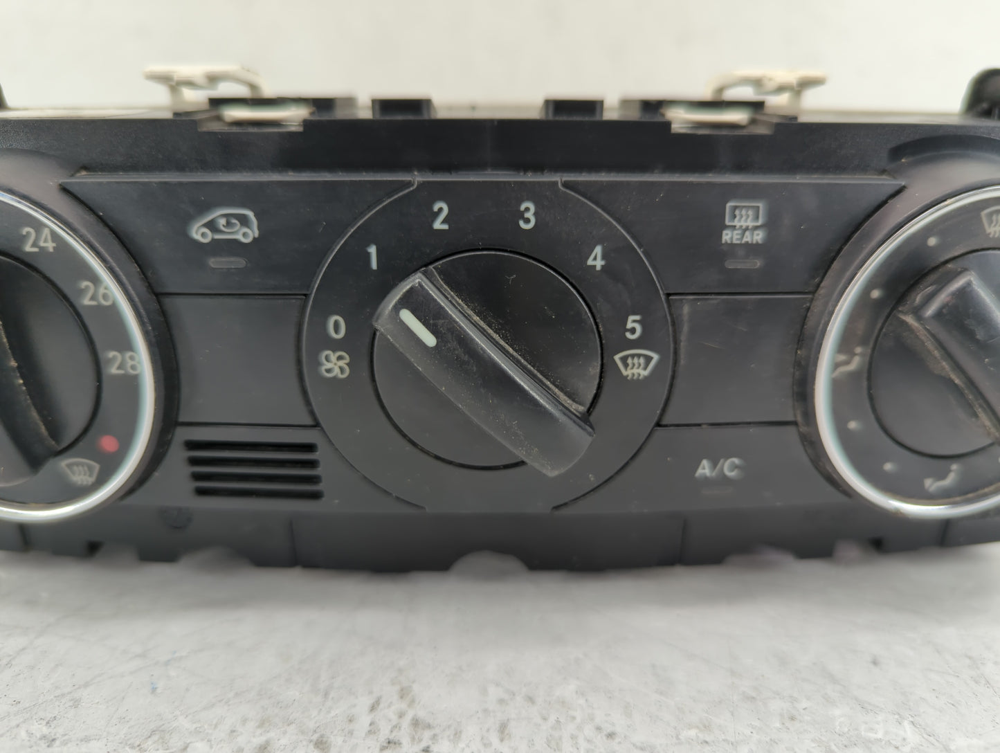2009-2011 Mercedes-Benz B200 Climate Control Module Temperature AC/Heater Replacement P/N:A169 900 09 00 Fits Fits 2009 2010