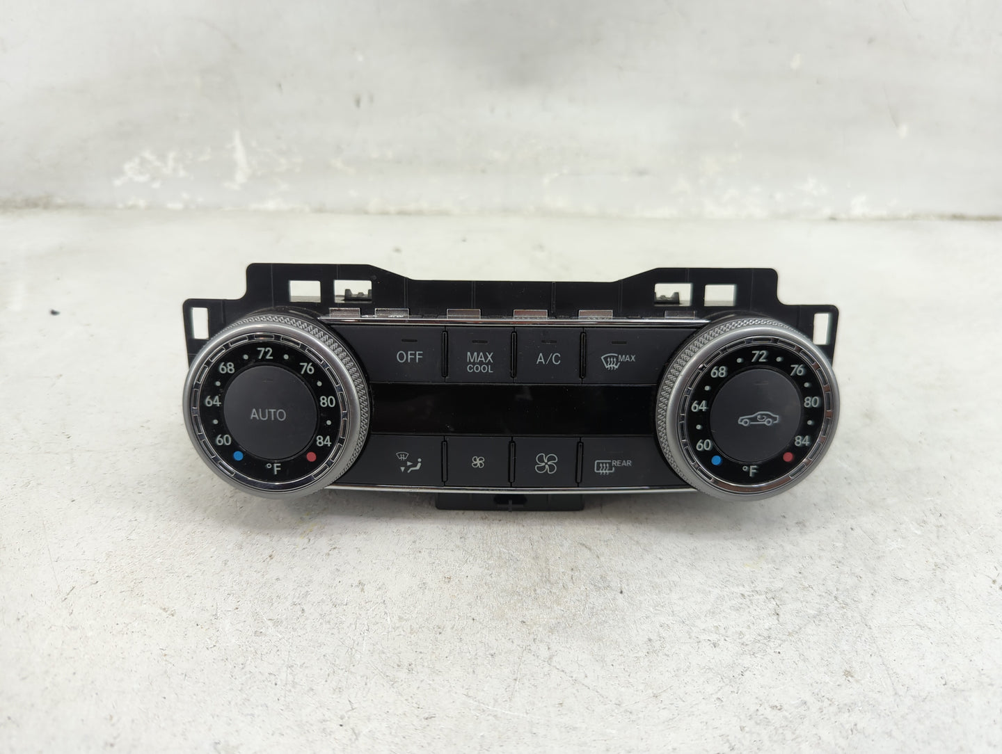 2011 Mercedes-Benz C-Class Climate Control Module Temperature AC/Heater Replacement P/N:2049009304 Fits OEM Used Auto Parts 