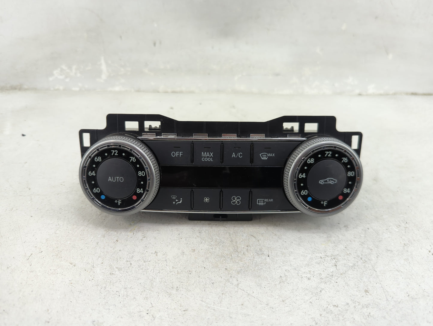 2011 Mercedes-Benz C-Class Climate Control Module Temperature AC/Heater Replacement P/N:2049009304 Fits OEM Used Auto Parts 