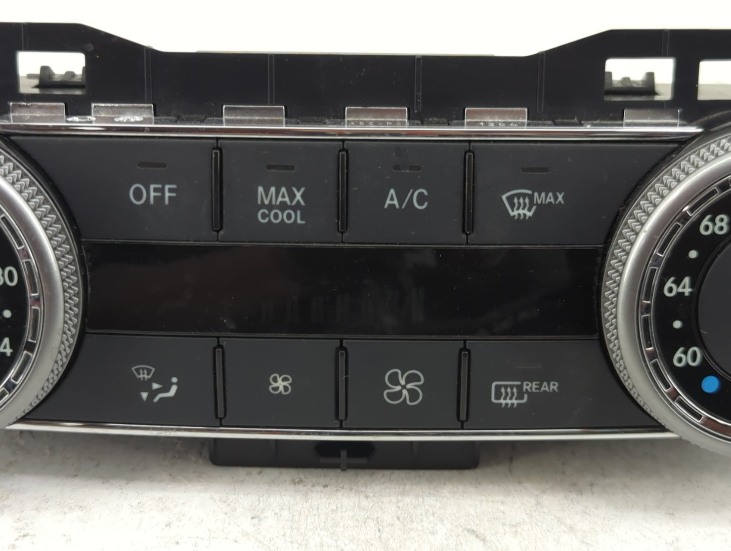 2011 Mercedes-Benz C-Class Climate Control Module Temperature AC/Heater Replacement P/N:2049009304 Fits OEM Used Auto Parts 