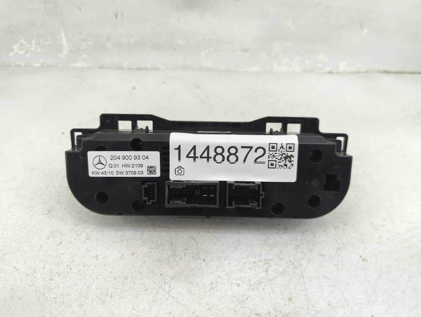 2011 Mercedes-Benz C-Class Climate Control Module Temperature AC/Heater Replacement P/N:2049009304 Fits OEM Used Auto Parts 