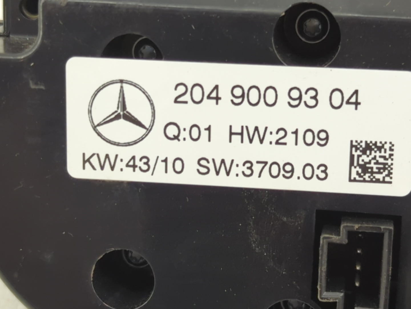 2011 Mercedes-Benz C-Class Climate Control Module Temperature AC/Heater Replacement P/N:2049009304 Fits OEM Used Auto Parts 