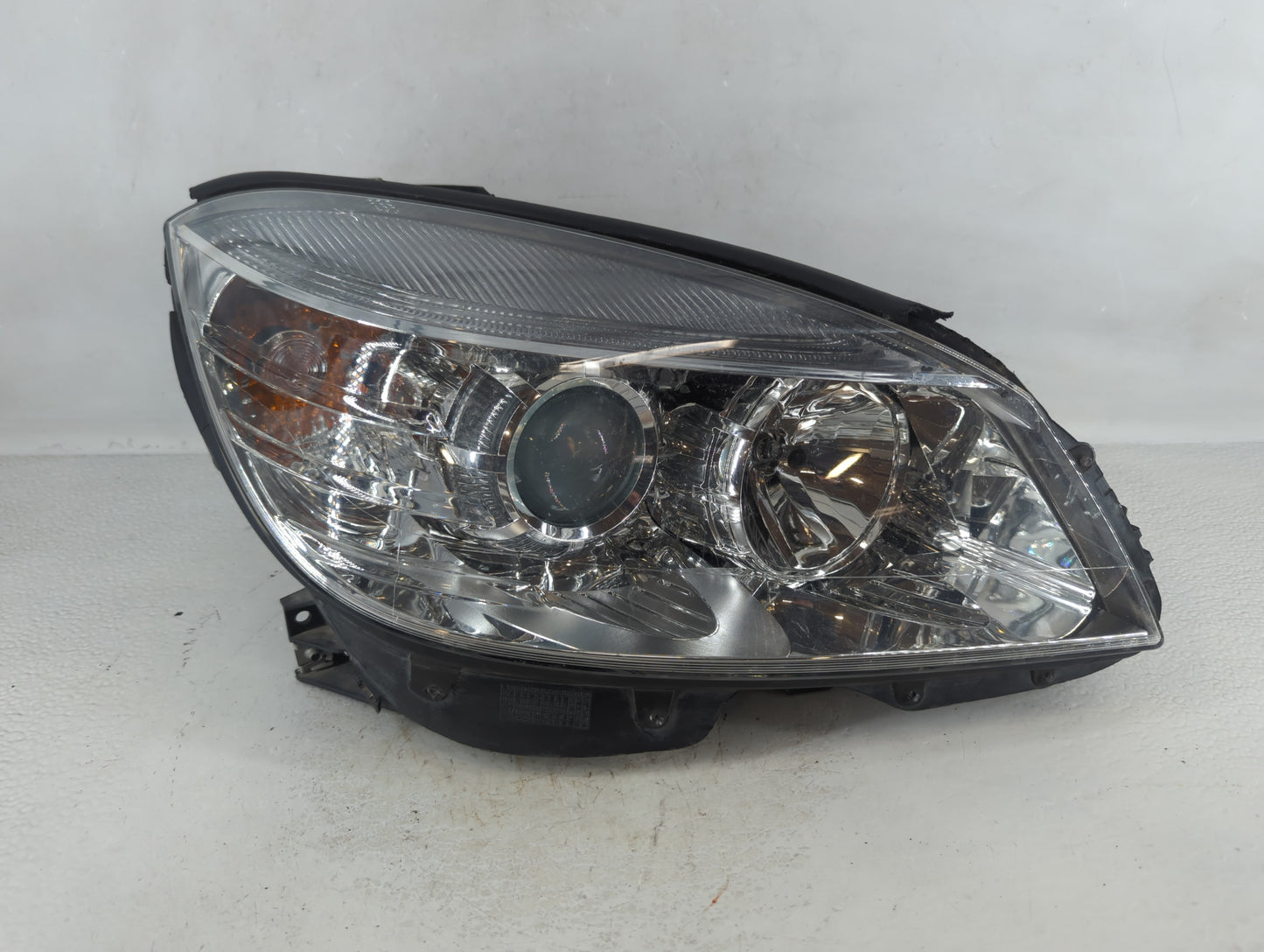 2011 Mercedes-benz C250 Passenger Right Oem Head Light Headlight Lamp - Oemusedautoparts1.com